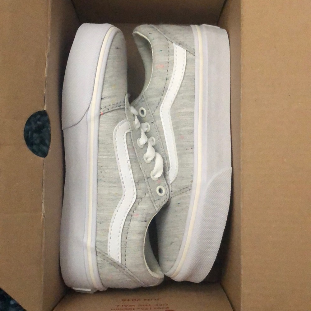 Girls shoes